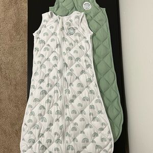 2 sleep sacks. Size large. Dreamland baby